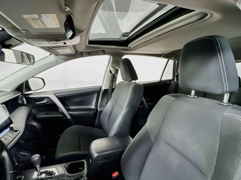 Used 2018 Toyota RAV4 XLE w/ Plus Extra Value Package AWD/4WD image 20