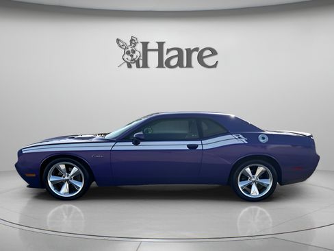 Used 2013 Dodge Challenger R/T RWD image 2