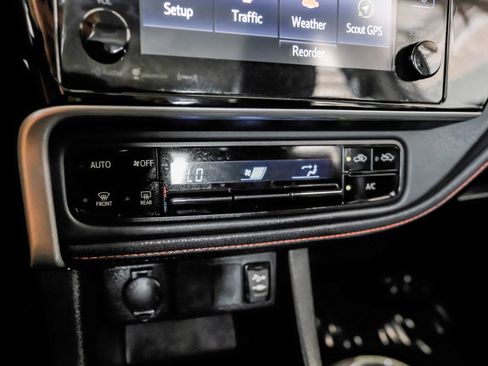 Used 2017 Toyota Corolla SE FWD image 23
