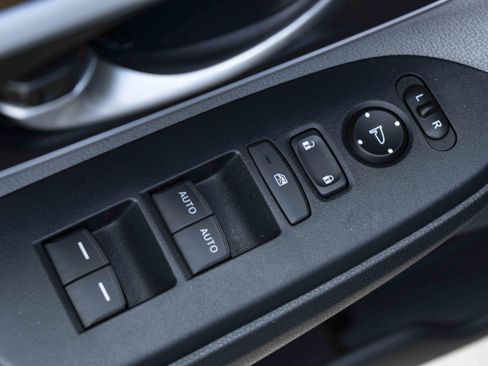 Used 2019 Honda CR-V EX image 37