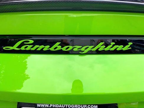 Used 2024 Lamborghini Urus Performante AWD/4WD image 13