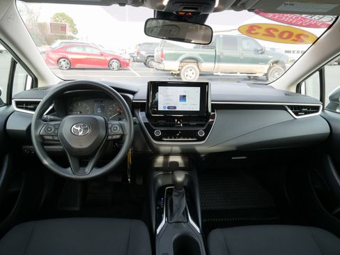 Used 2023 Toyota Corolla LE image 19