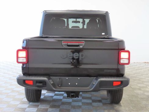 Used 2021 Jeep Gladiator Sport AWD/4WD image 4