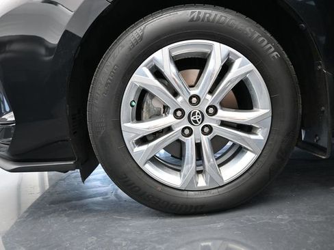 Used 2022 Toyota Sienna XSE image 9