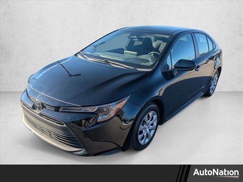 Used 2025 Toyota Corolla LE image 1