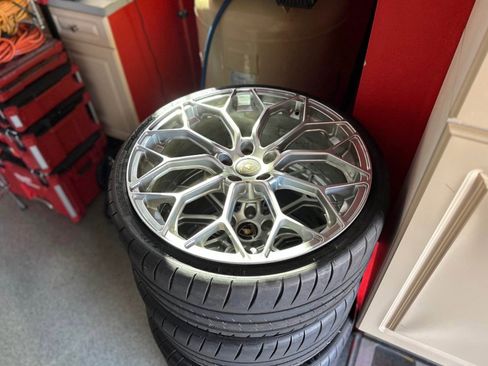 Used 2021 Lamborghini Huracan EVO image 18