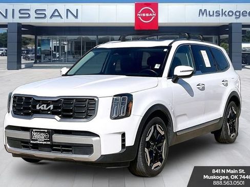Used 2025 Kia Telluride S AWD/4WD image 3
