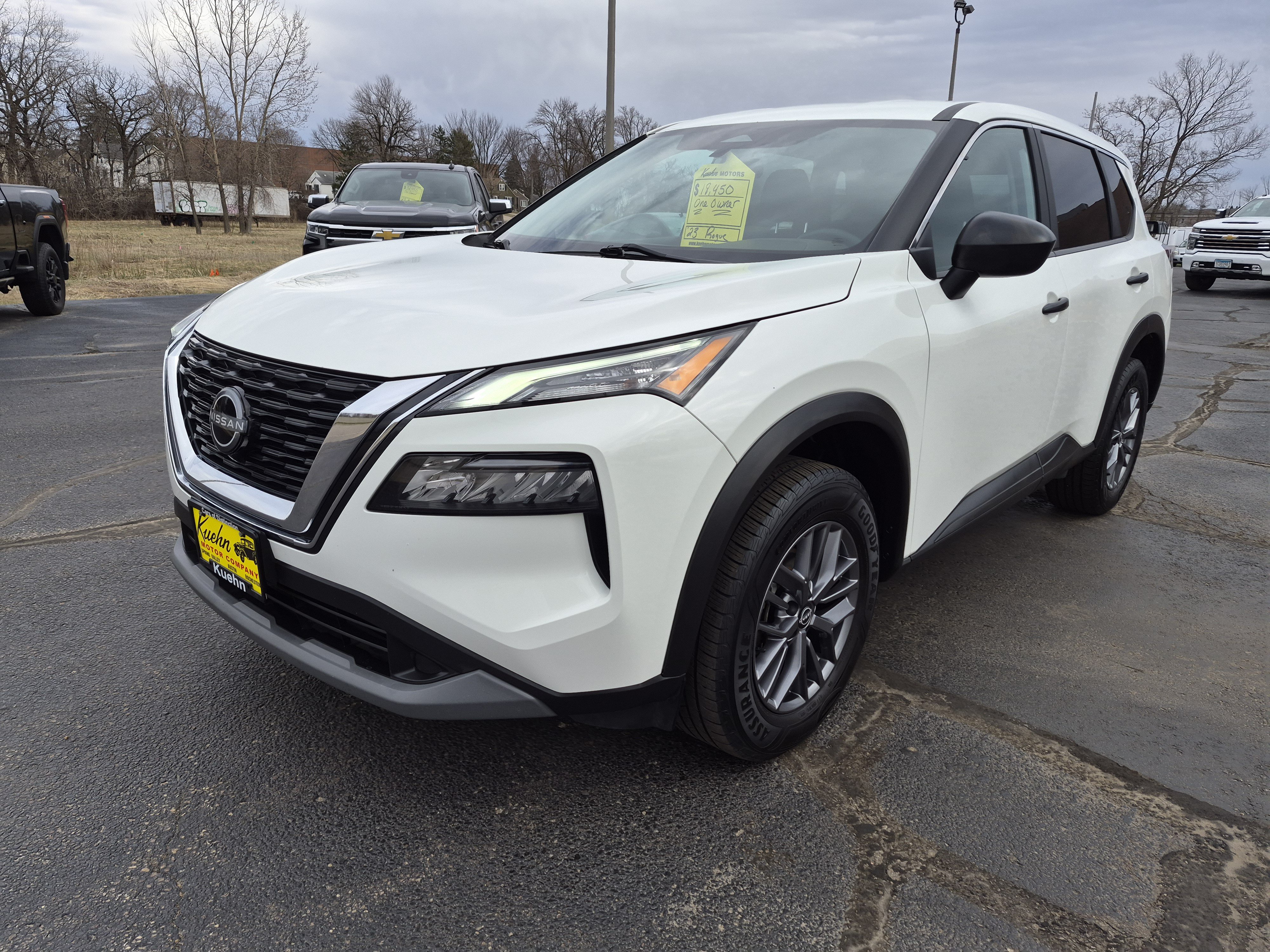 Used 2023 Nissan Rogue S AWD/4WD image 4