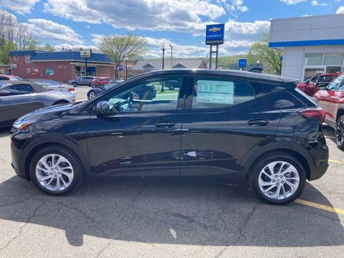 New 2027 Chevrolet Bolt LT w/ Comfort Package FWD image 4