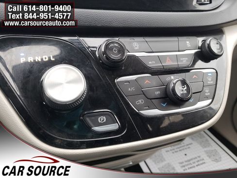 Used 2021 Chrysler Voyager L image 20