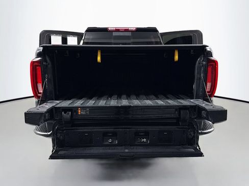 Used 2022 GMC Sierra 3500 Denali w/ Denali Black Diamond Edition AWD/4WD image 26
