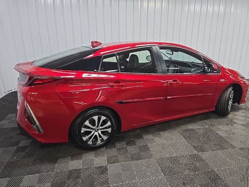 Used 2021 Toyota Prius Prime Limited FWD image 3