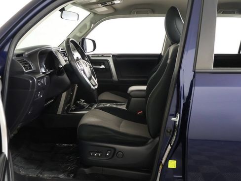 Used 2018 Toyota 4Runner SR5 AWD/4WD image 22