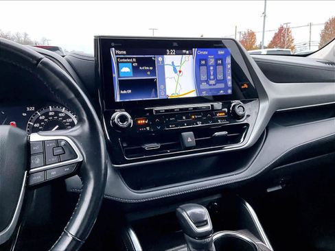 Used 2022 Toyota Highlander Platinum image 19