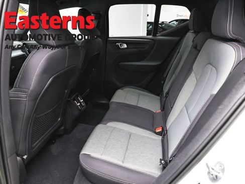 Used 2023 Volvo XC40 B5 Core AWD/4WD image 21