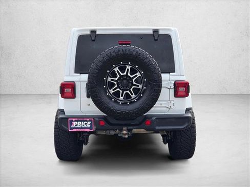 Used 2018 Jeep Wrangler Unlimited Sahara image 6