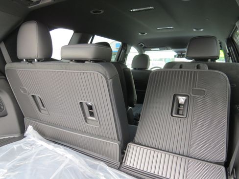 New 2025 Buick Enclave Preferred w/ Power Package image 15