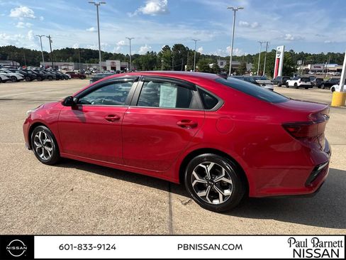 Used 2021 Kia Forte LXS FWD image 9