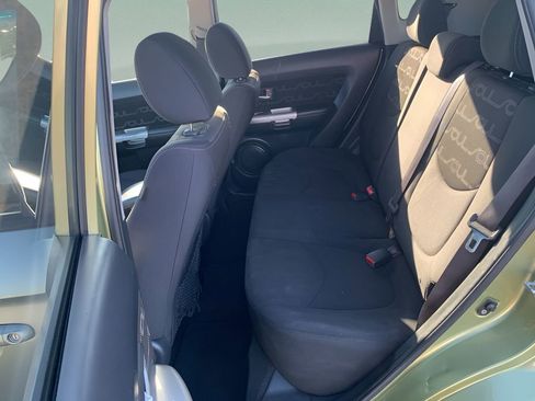 Used 2012 Kia Soul + image 11