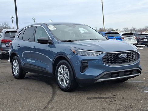 Used 2023 Ford Escape Active w/ Cold Weather Package image 3