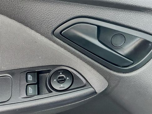 Used 2013 Ford Focus S FWD image 21