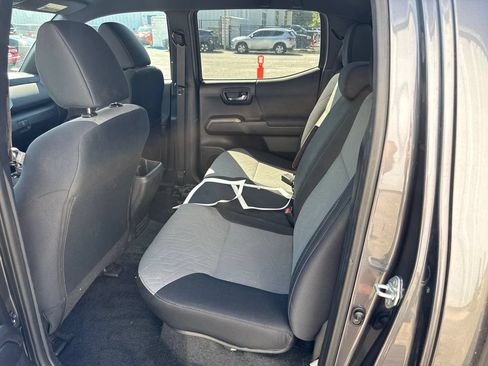 Used 2021 Toyota Tacoma TRD Sport RWD image 11