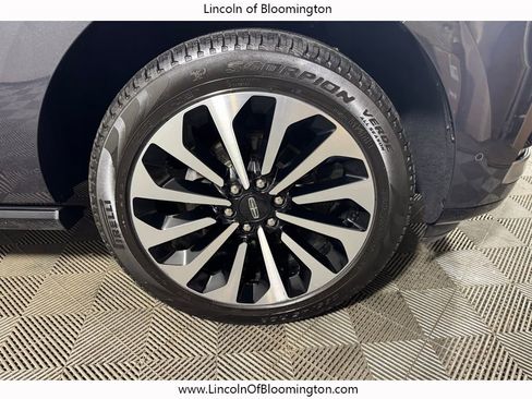 Certified 2022 Lincoln Navigator L Reserve AWD/4WD image 15