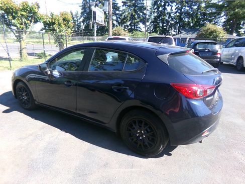 Used 2016 MAZDA MAZDA3 i Sport FWD image 6