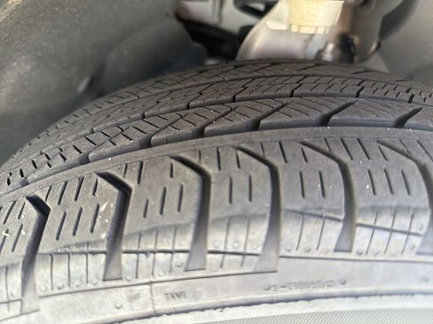 Used 2025 Mercedes-Benz GLC 300 4MATIC image 12