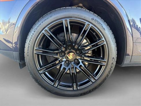 Used 2017 Porsche Cayenne image 27