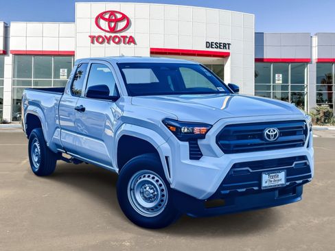 Used 2025 Toyota Tacoma SR image 1