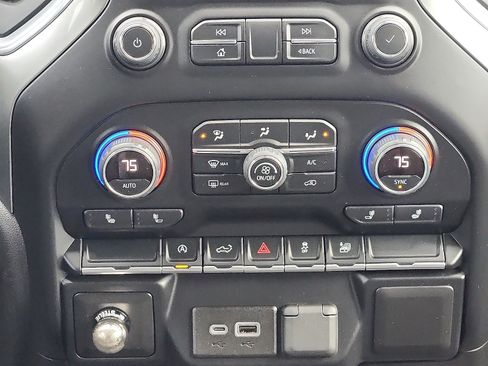 Used 2021 Chevrolet Silverado 1500 LT image 18