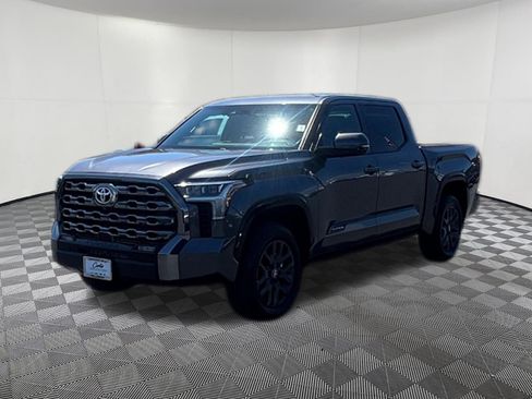 Used 2024 Toyota Tundra Platinum AWD/4WD image 3
