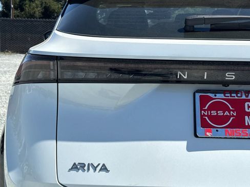 Used 2024 Nissan Ariya FWD image 13