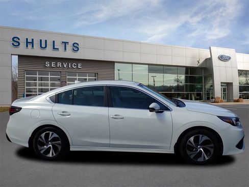 Used 2022 Subaru Legacy Premium image 4