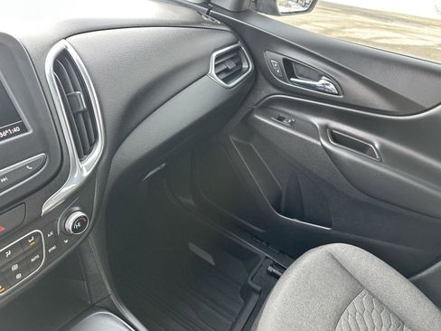 Used 2020 Chevrolet Equinox LT w/ Driver Convenience Package image 39