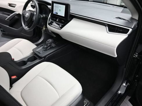 Used 2026 Toyota Corolla Cross L FWD image 25