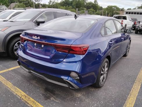 Used 2024 Kia Forte LXS w/ LXS Technology Package FWD image 6