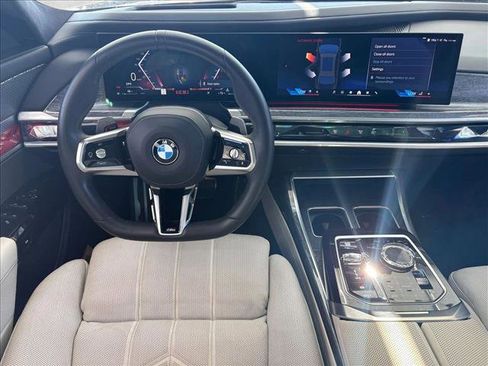 Used 2023 BMW 740i w/ Executive Package image 19