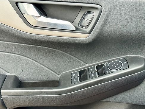 Used 2022 Ford Escape SEL FWD image 21