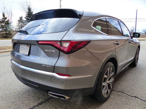 Used 2024 Acura MDX SH-AWD w/ Technology Package image 9