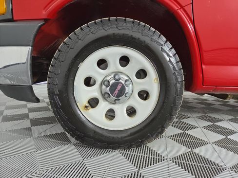 Used 2014 GMC Savana 1500 LT w/ LT Preferred Equipment Group AWD/4WD image 12
