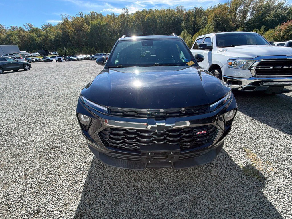Used 2025 Chevrolet TrailBlazer RS FWD image 2