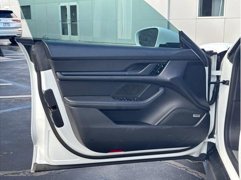 Used 2020 Porsche Taycan 4S image 10