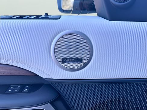 Certified 2025 Land Rover Discovery Dynamic SE AWD/4WD image 14