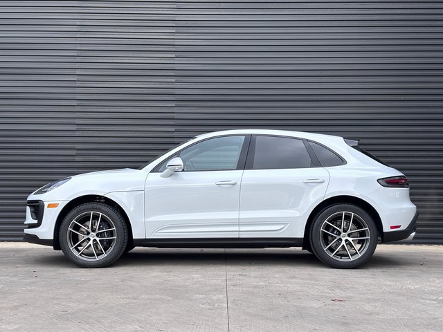 Certified 2026 Porsche Macan AWD/4WD image 2