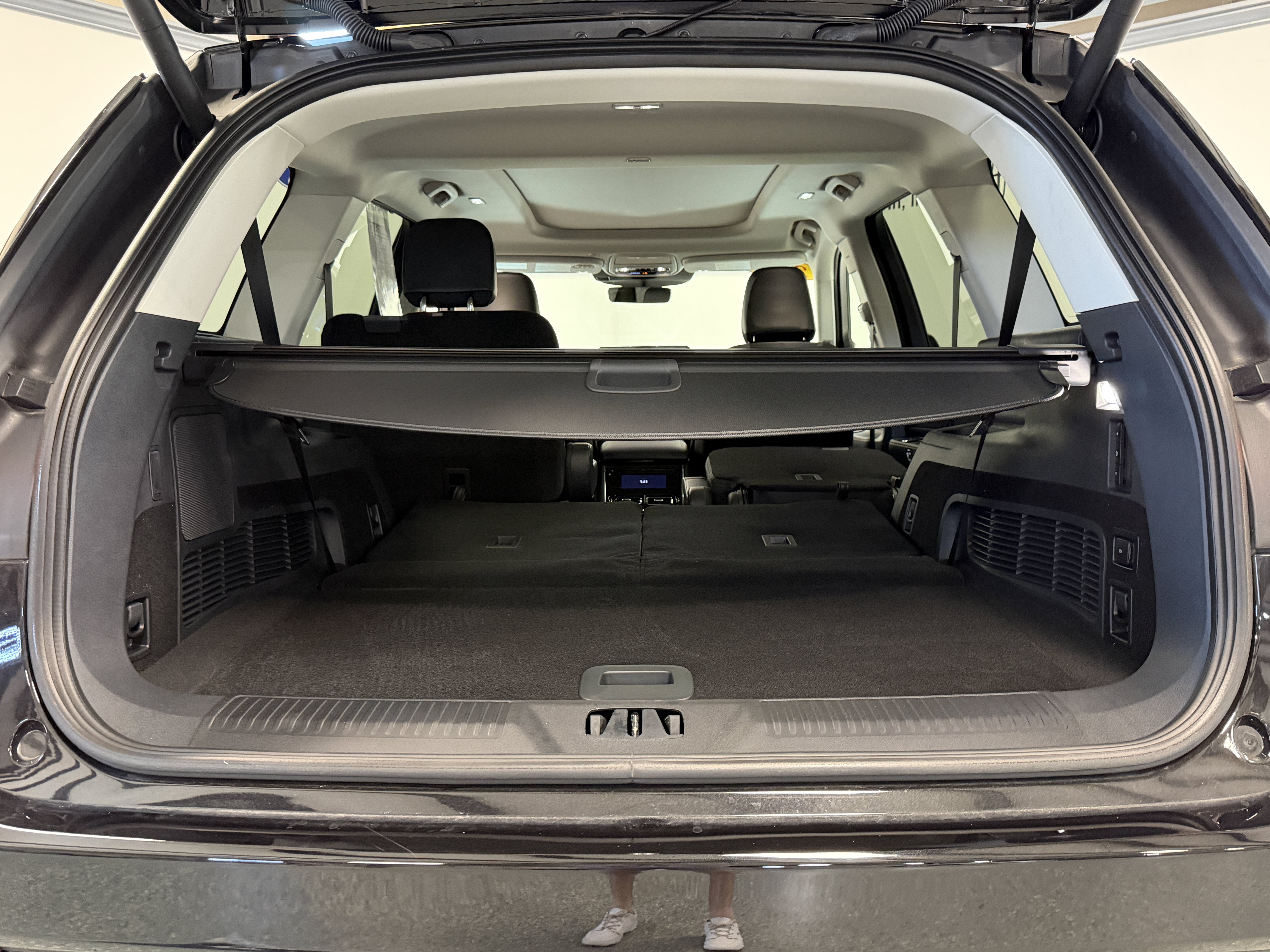 Used 2025 Lincoln Aviator AWD w/ Jet Appearance Package image 27