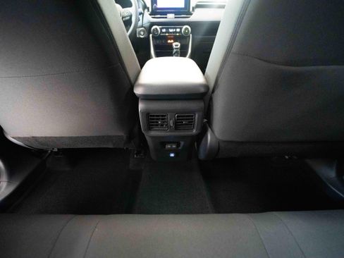 Used 2024 Toyota RAV4 SE w/ Convenience Package AWD/4WD image 22