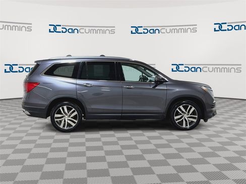 Used 2017 Honda Pilot Touring image 9