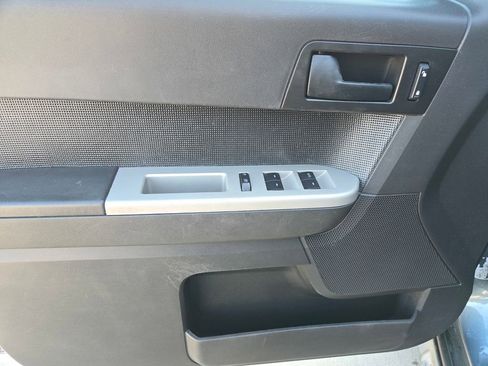 Used 2010 Ford Escape XLT image 25